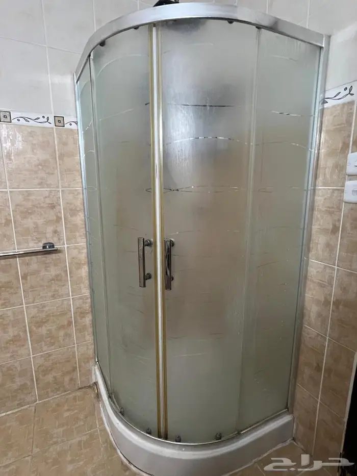 للبيع كابينة شاور زجاجية مستعملة بحالة جيدة 3