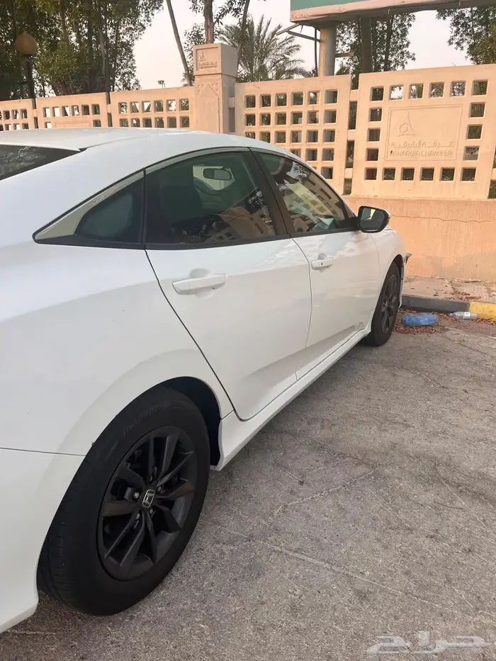 هوندا سيفيك 2020 نظيفه للبيع 5