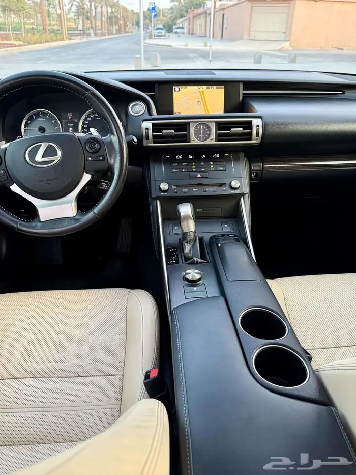 لكزس IS 350 CC 2015 فل كامل سعودي - ممشى 157 الف - نظيف جدا 8
