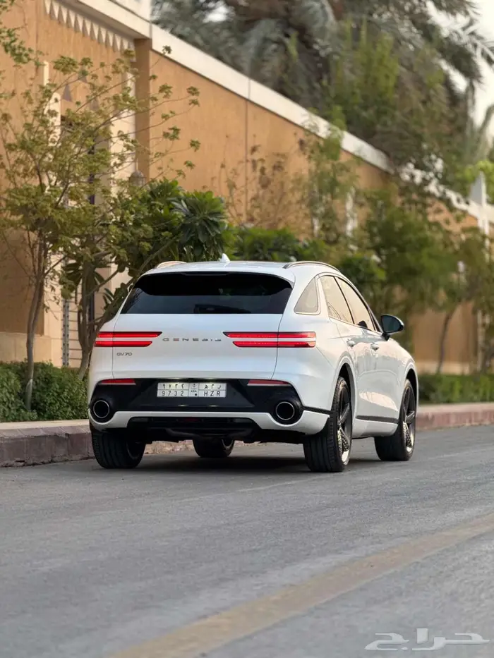جينسس GV70 فل كامل 2024 مصدوم وتم الاصلاح 15