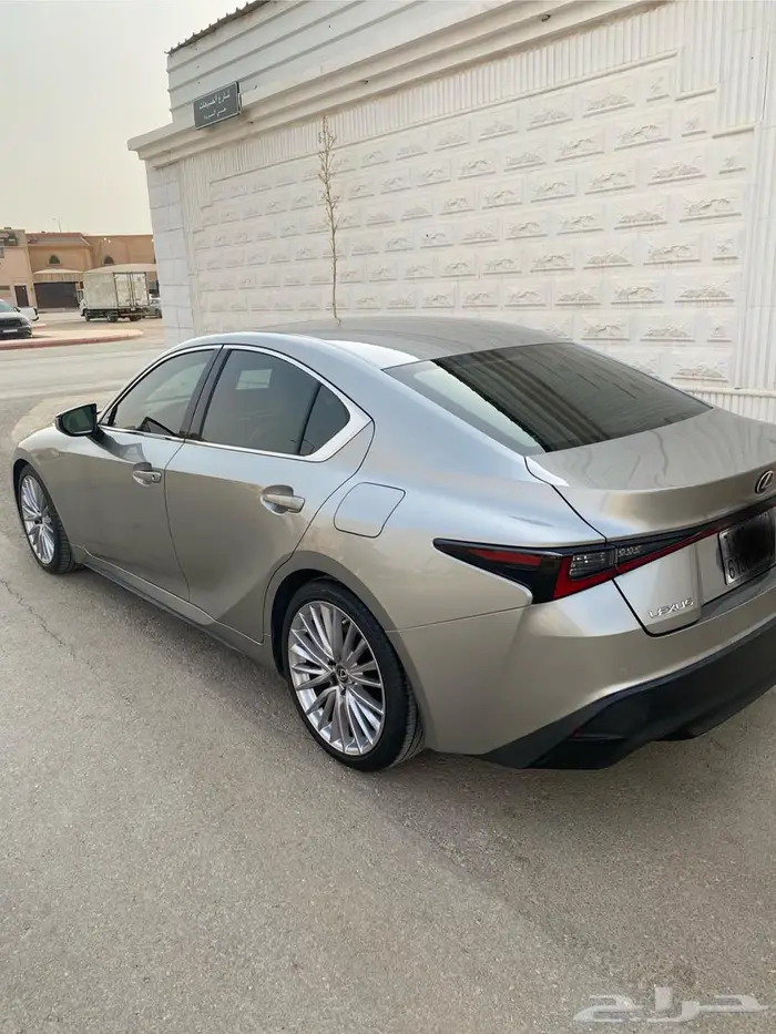 لكزس 2022is300 5