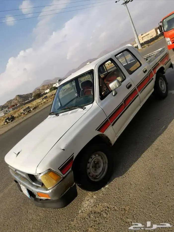 هايلوكس تويوتا موديل 1990 غمارتين مجدده جاهزه للنقل 2