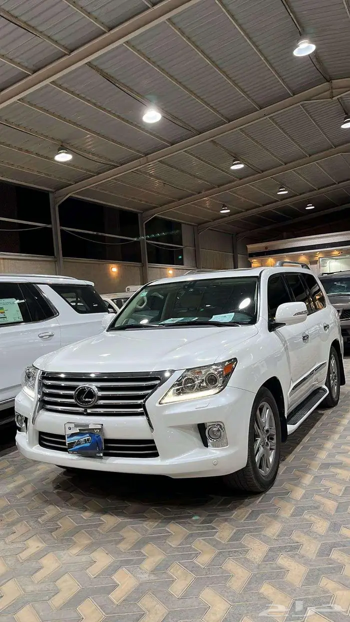 لكزس جيب LX570 فل كامل بريمى موديل 2013 1