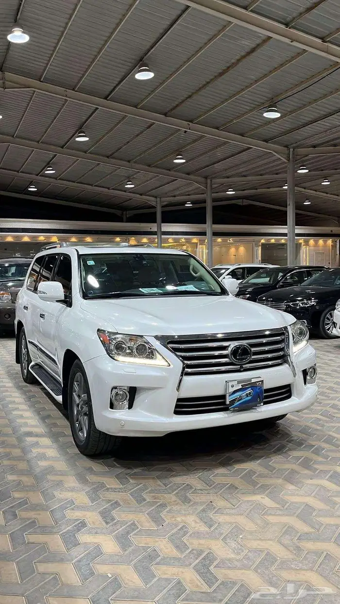 لكزس جيب LX570 فل كامل بريمى موديل 2013 0