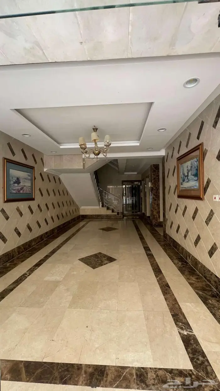 شقة تمليك بسطح مساحه 175بحي النزهة فقط 550 الف 2