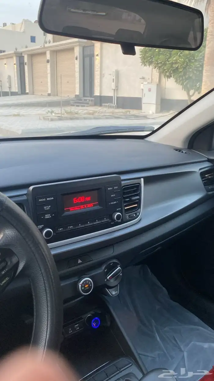 كيا ريو هاتشباك 8