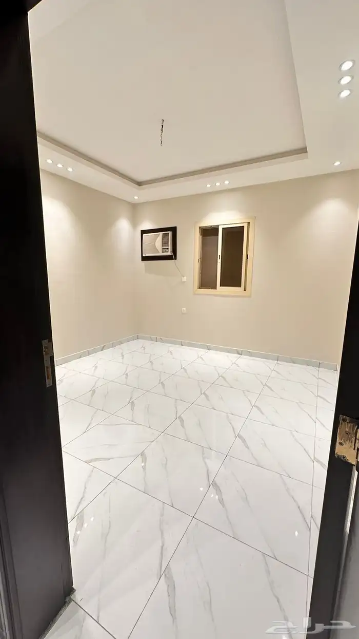 شقة دور ارضي مميزه في حي الفلاح 5