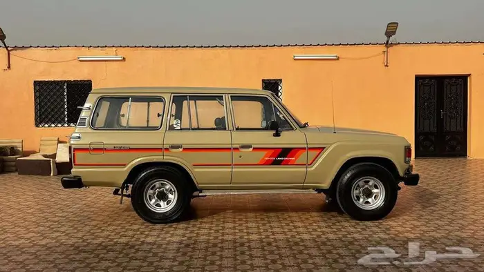 صالون 82 FJ60 1