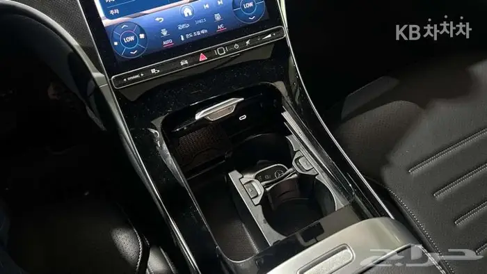 مرسيدس C200 AMG 2024 فل كامل بانوراما 11