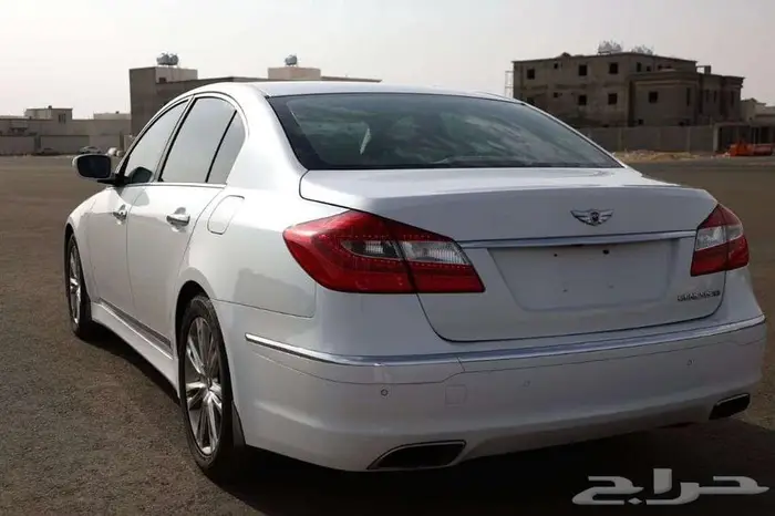 جنسس 6 سلندر موديل 2013 3