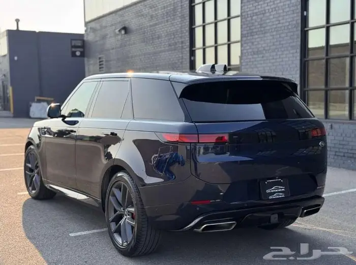 2023 رنج سبورت P400 داينمك ب 295 4