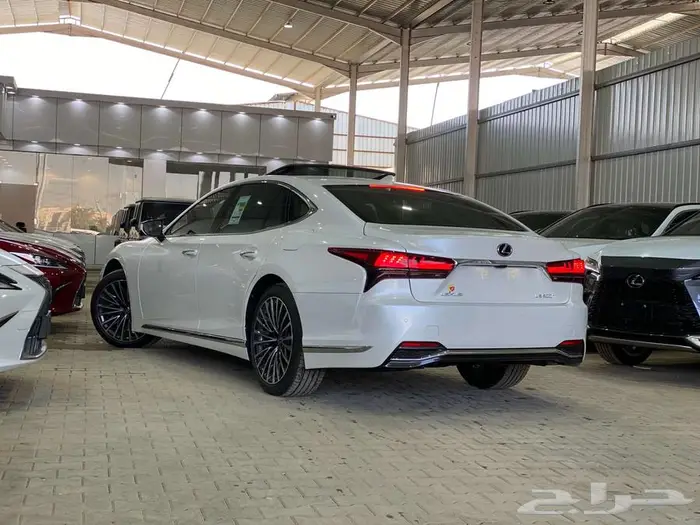 لكزس LS 500 h فل كامل 2025 - خليجي 8