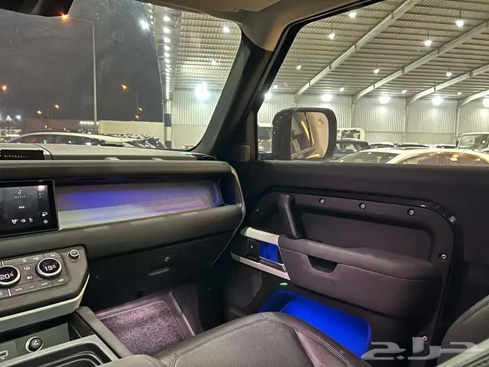 لاند روفر ديفندر V4 90 2023 كاش او اقساط 10