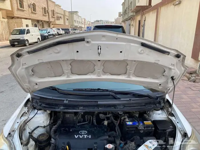TOYOTA YARIS 2