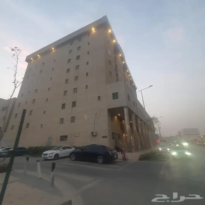 شقه في حي المربع موقع مميز للبيع 1
