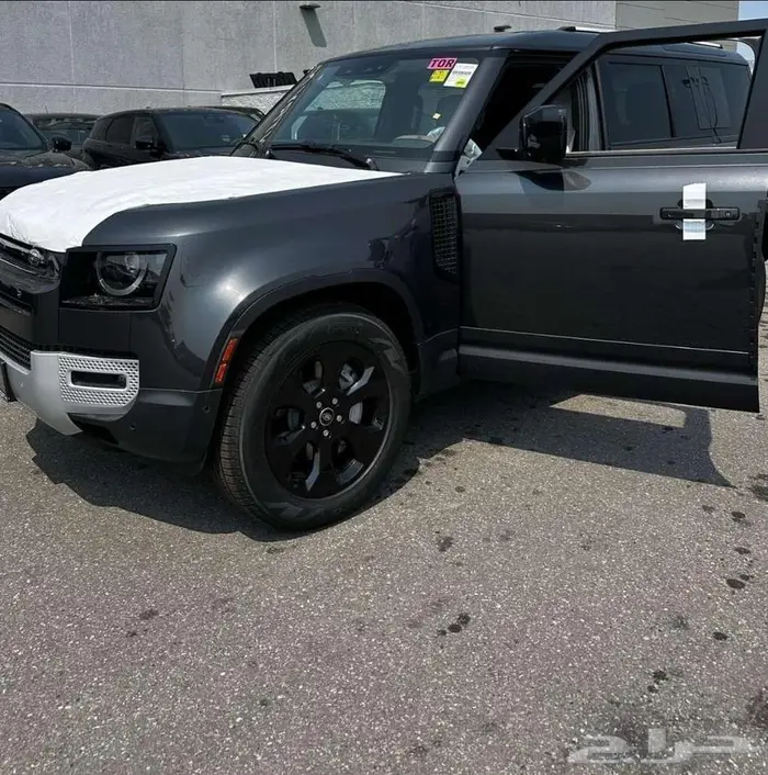 2025 ديفندر اصفار P300 ب 279 3