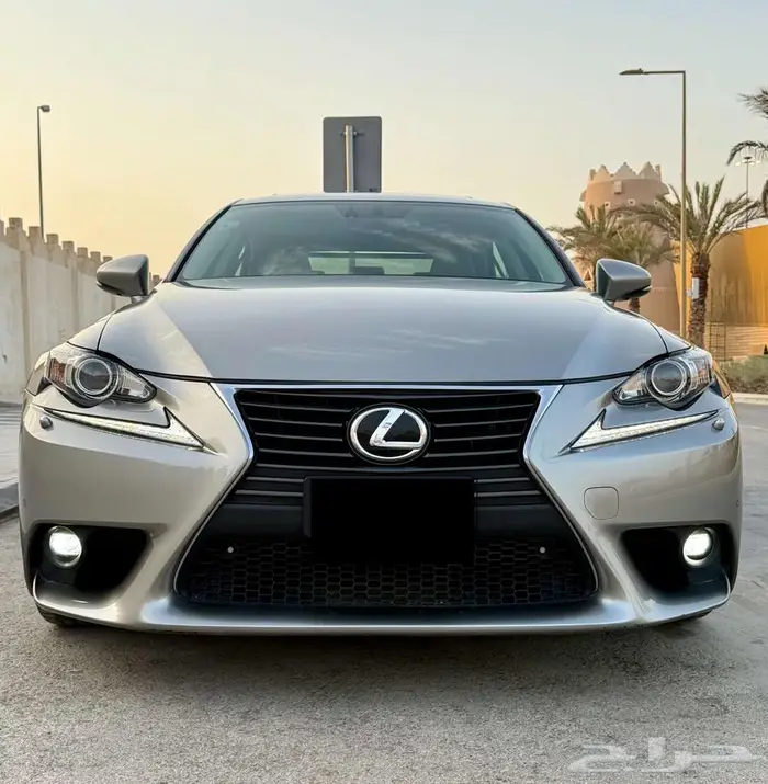 لكزس IS 350 CC 2015 فل كامل سعودي - ممشى 157 الف - نظيف جدا 1