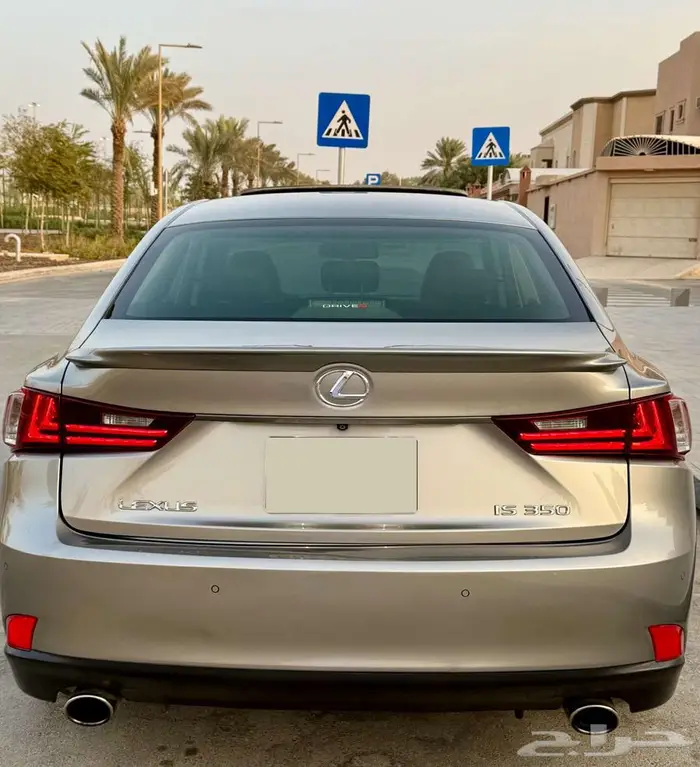 لكزس IS 350 CC 2015 فل كامل سعودي - ممشى 157 الف - نظيف جدا 5