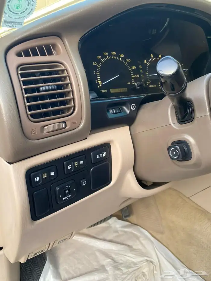 جيب لكزس LX470 نظيف 13