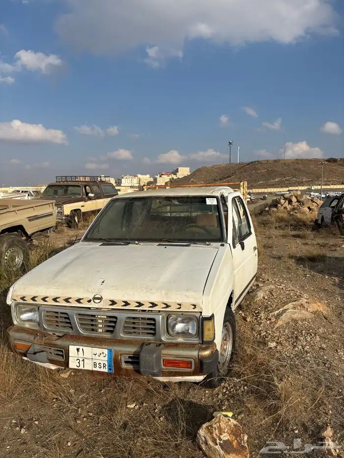 للبيع نيسان ددسن كامل مع اللوحة 0