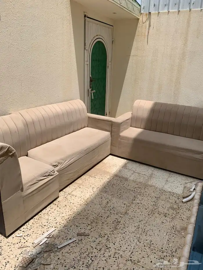 جلسة صاله صغيره مكونه من 3 قطع 1