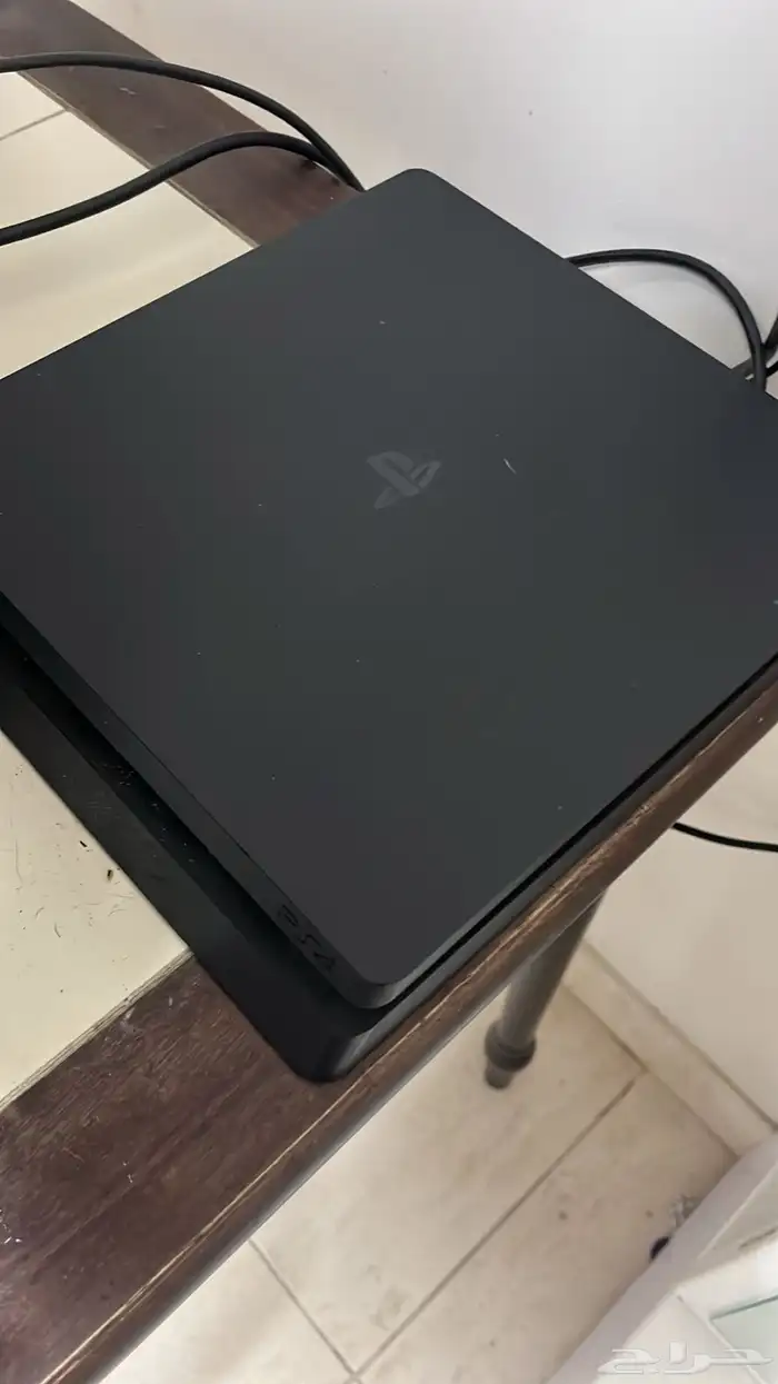 للبيع سوني 4 شبه جديد السعر 550 0