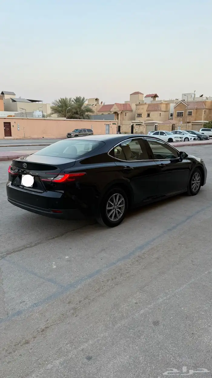 كامري اسود ستاندر هايبرد 2025 4