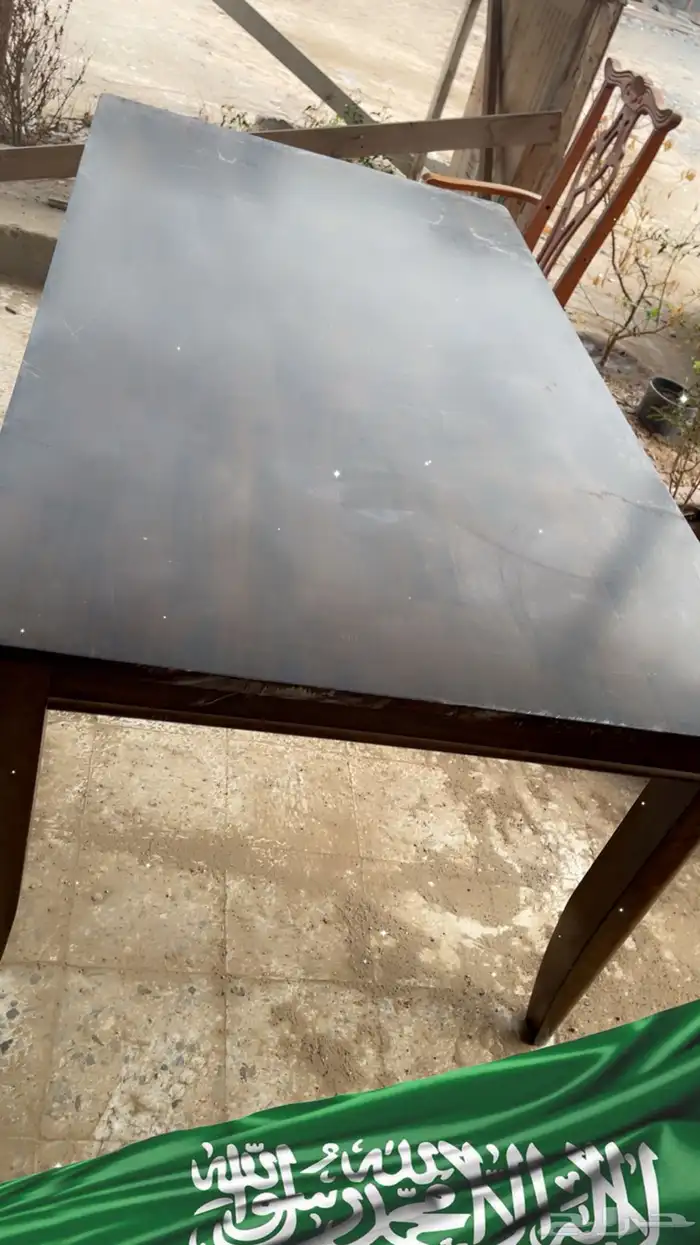 طاولة طعام مستعملة نظيفة 0