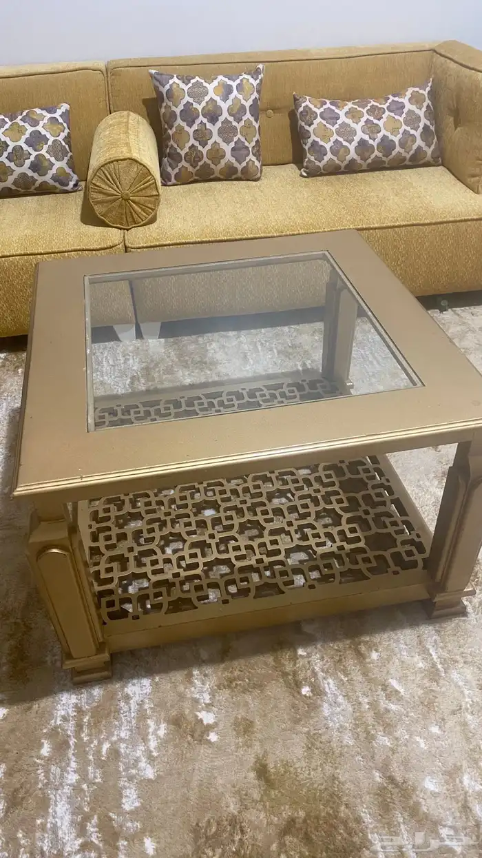 تحف وطاولات وديكورات للبيع 3