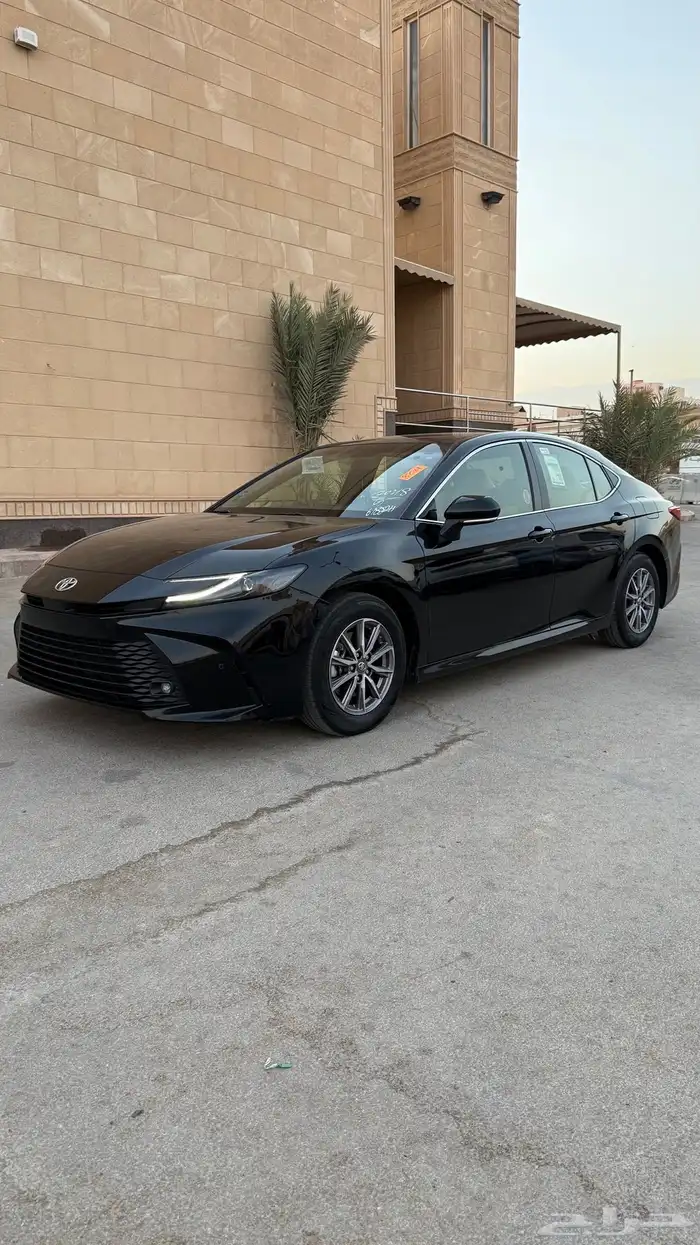 كامري اسود ستاندر هايبرد 2025 0
