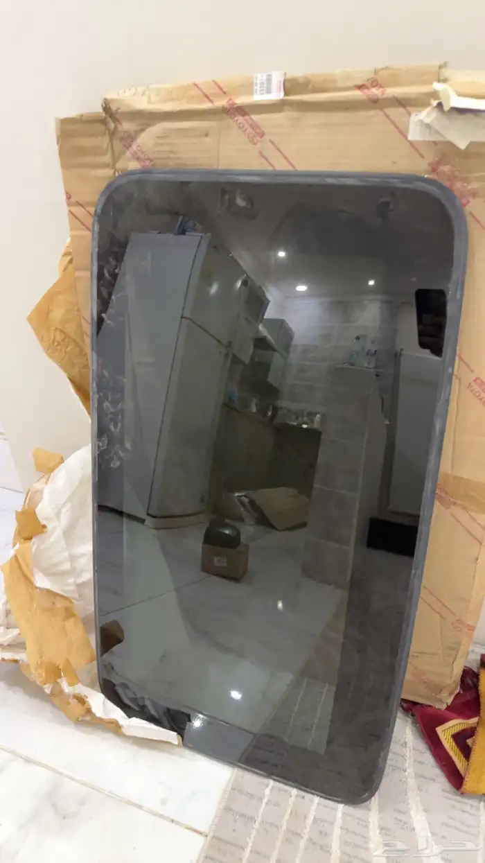 زجاج فتحه سقف لكزس Ls400من 2000ونازل جديد بالكرتون اصلي 1