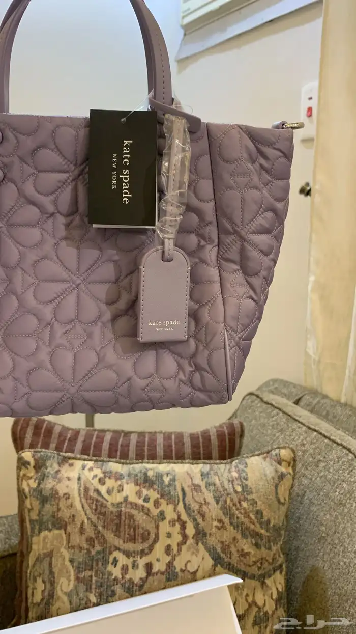 شنطه جديده من براند Kate spade ببوكسها واكياسها وكرتها 1