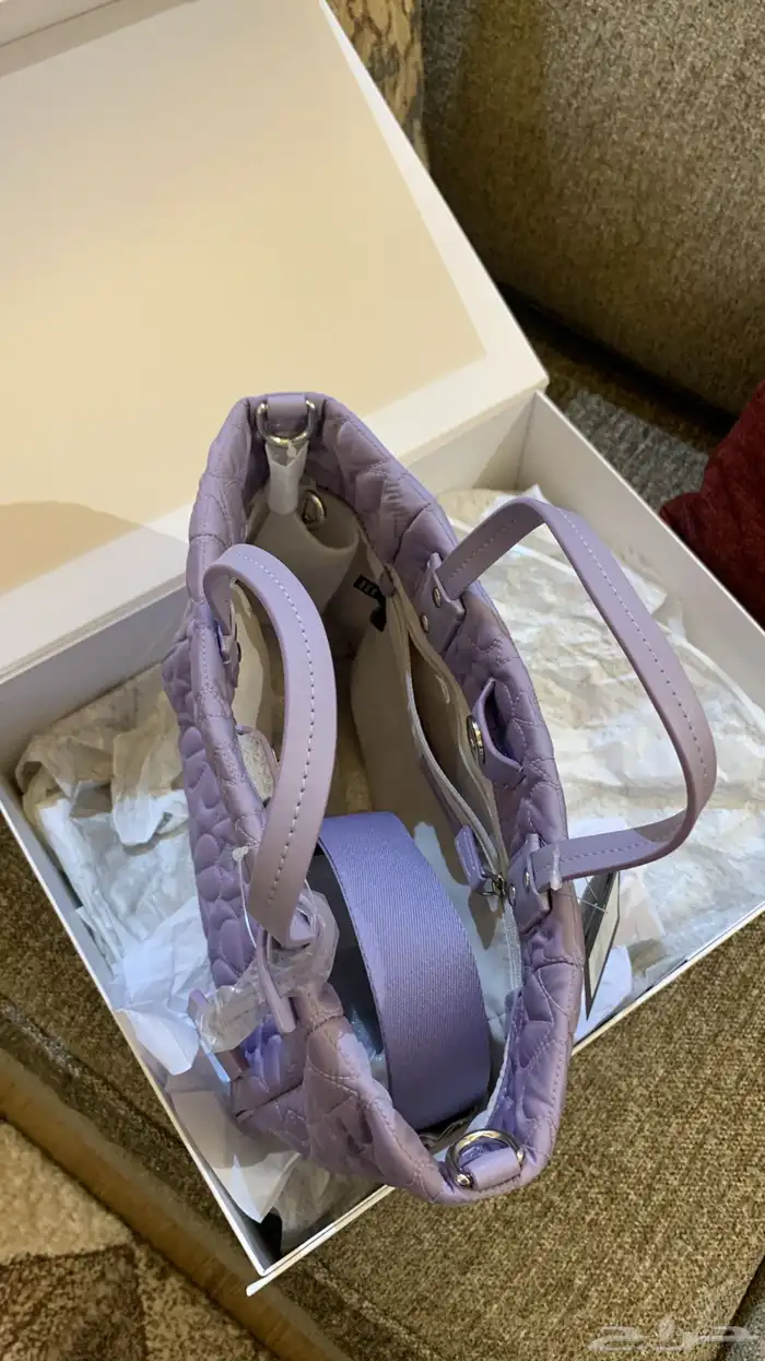 شنطه جديده من براند Kate spade ببوكسها واكياسها وكرتها 2
