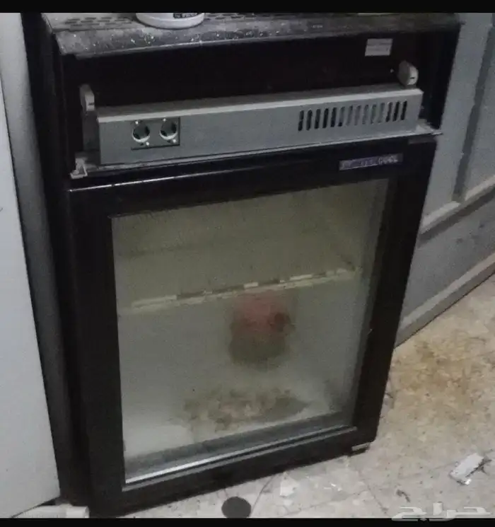 ثلاجه كبيره وصغيره ما فيهم اي خرب ويبردن بقوه 1