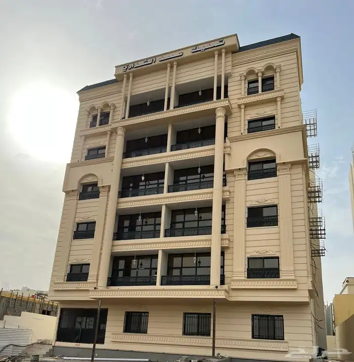 للبيع بالاثاث .. شقة فاخرة واستديو بحي الشرفية - الطائف 0