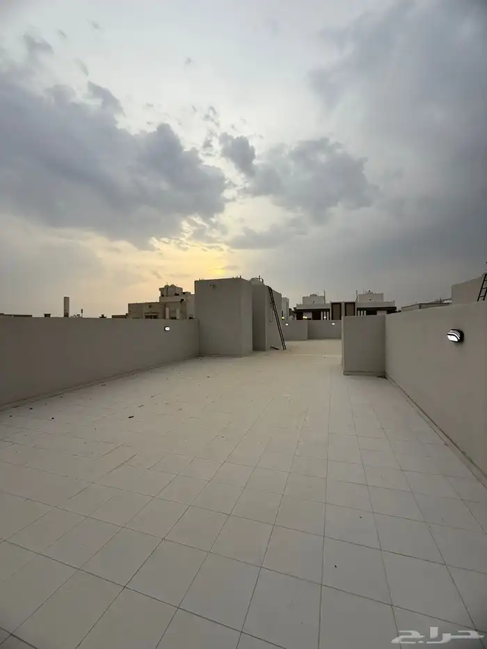فيلا للبيع حي الوفاء 310م 5