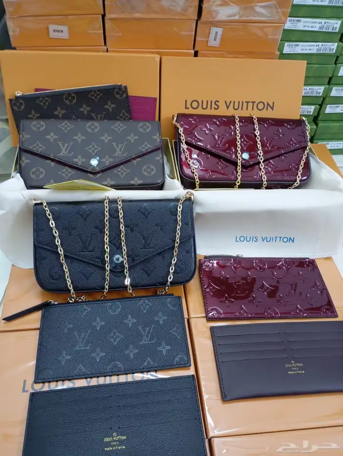 شنط ماركات مختلفه متوفره اسعارها حلوه 11