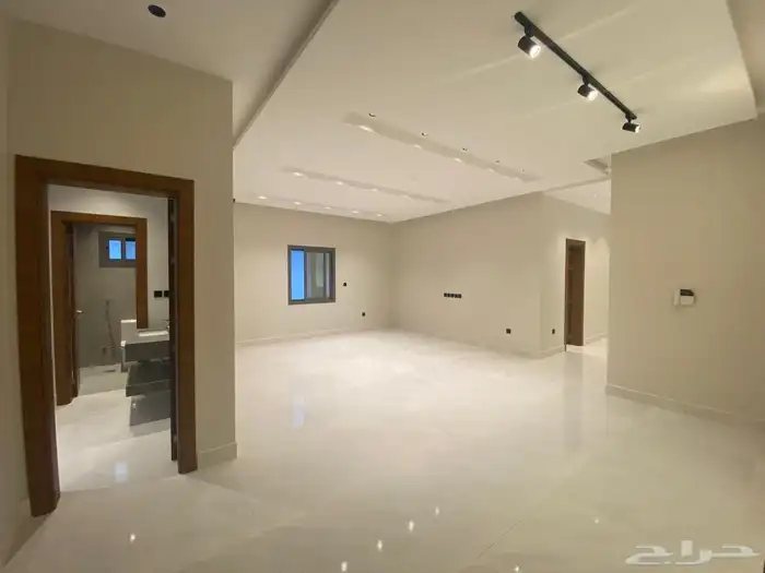 شقة كبيرة للبيع في ابحر 8