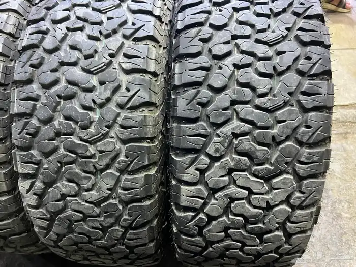 كفرات ودواي نص حجري مقاس 285 70 17 12