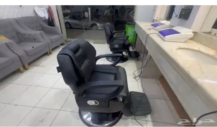 حلاق بكامل معداته للبيع 0