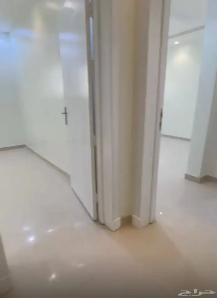 للبيع شقه بظهرة لبن شارع جبل الحواطب 0