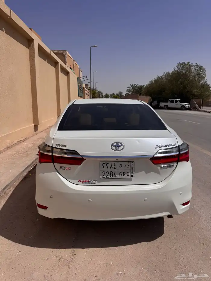 Toyota Corolla 2018 Excellent Condition 2nd Owner Executive 3