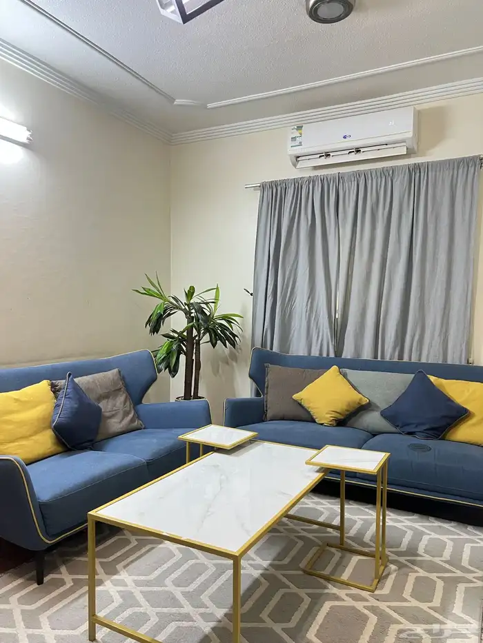 كنب من مفروشات العمر ب 7500 ببيعه ب 2500 قابل للتفاوض 0