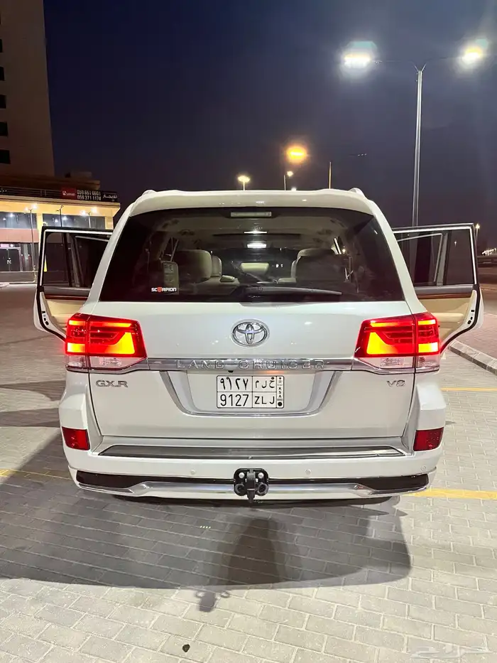 لاند كروزر V8 GXR 2017 نظيف 13
