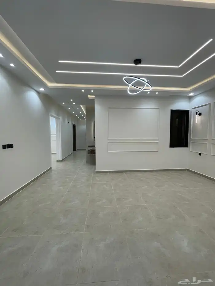 للبيع شقق علويه بسعر 530 الف بسطح خاص ومصعد شغال حى الضيافه 13