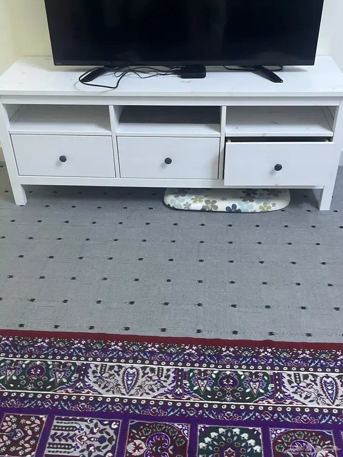 طاوله مالها أقل من ثلاث شهور السوداء 2