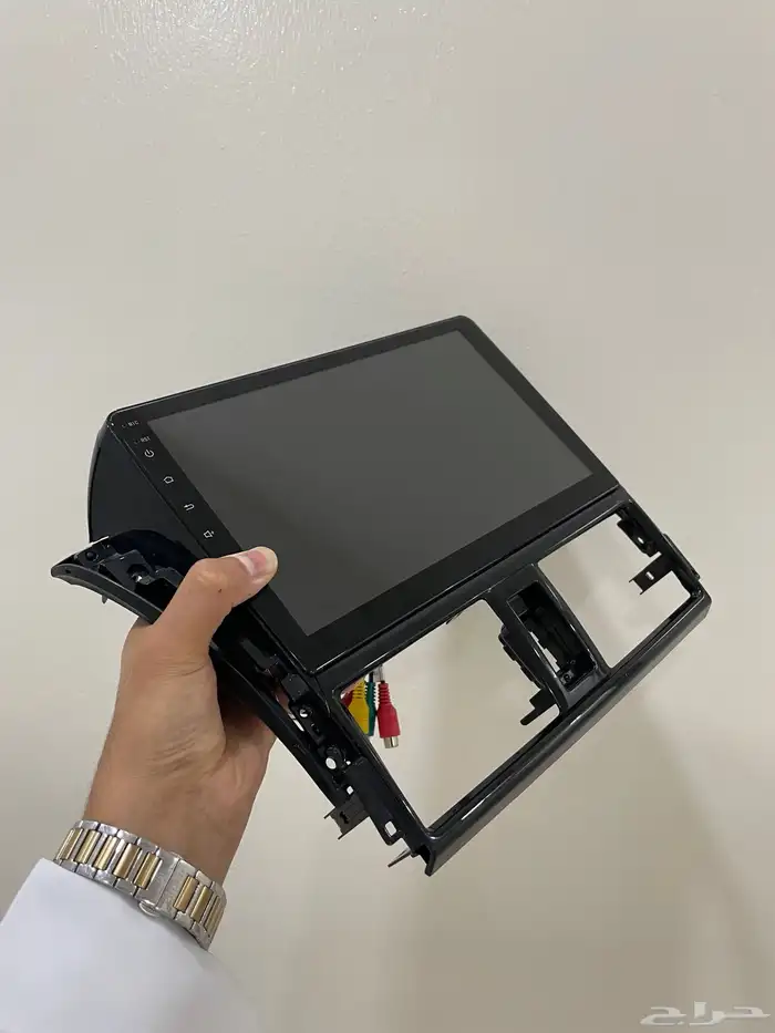 شاشة يارس بكامل ملحقاتها 0