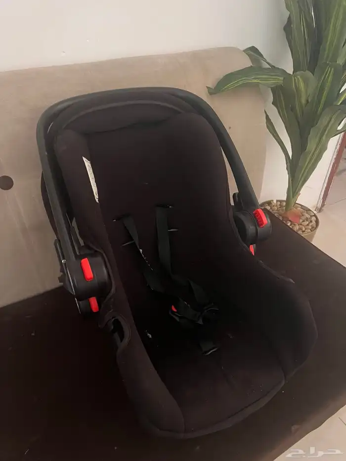 سرير اطفال واغراض اطفال للبيع 2