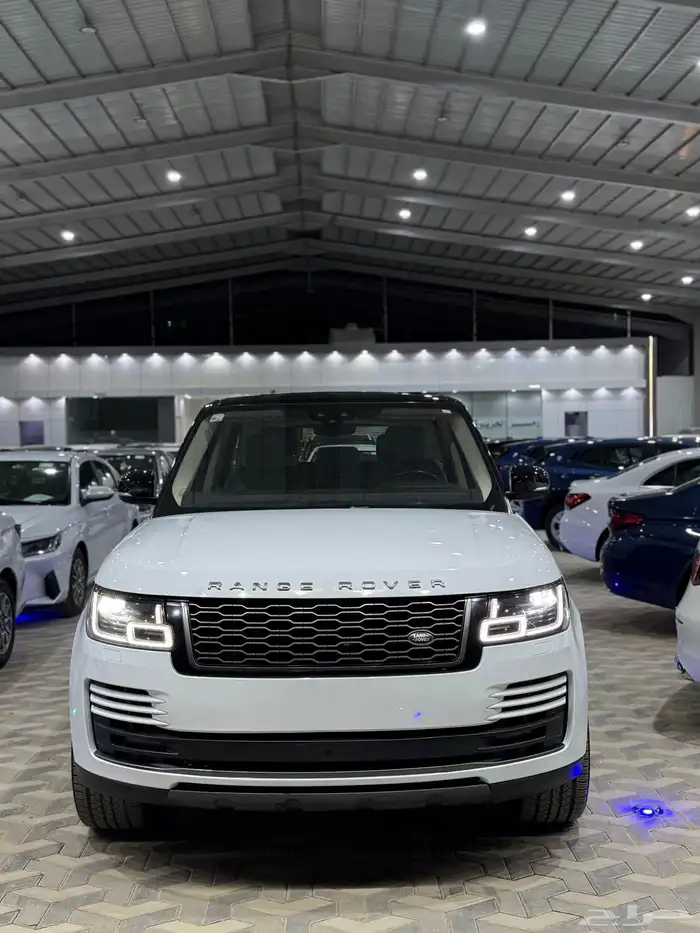 رنج روفر 2021 ابيض سقف اسود 2
