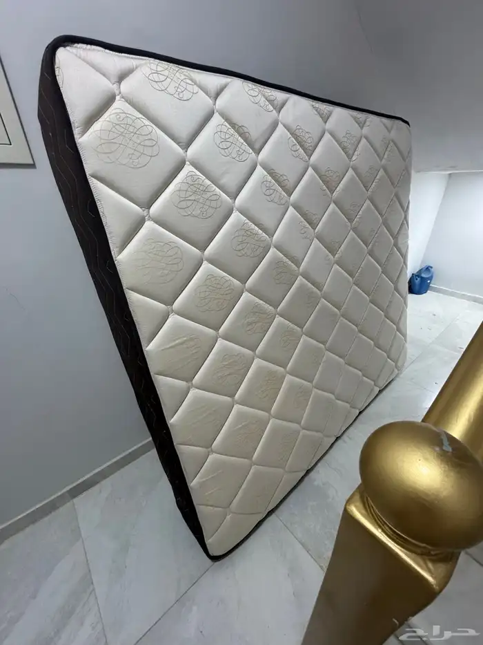 مرتبة سرير مزوج على السوم 0